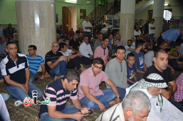 كفرقاسم -فيديو : جموع المصلين يؤدون صلاة عيد الفطر السعيد في مسجد ابي بكر الصديق .. وتتصافح الايدي وتتعانق الرقاب وسط فرحة عارمة